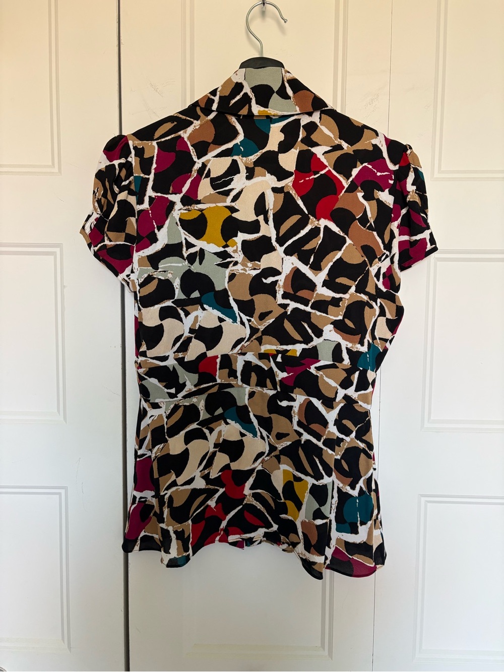 Diane Von Furstenberg Silk Multicolor Abstract Print Short Sleeve Blouse - Picture 8 of 8